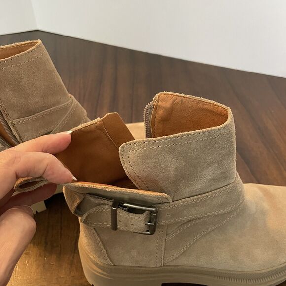 LUCKY BRAND Boots Sz 8.5 Elyton Suede Zip Buckle Crossover Chunky Lug Sole - Picture 6 of 12